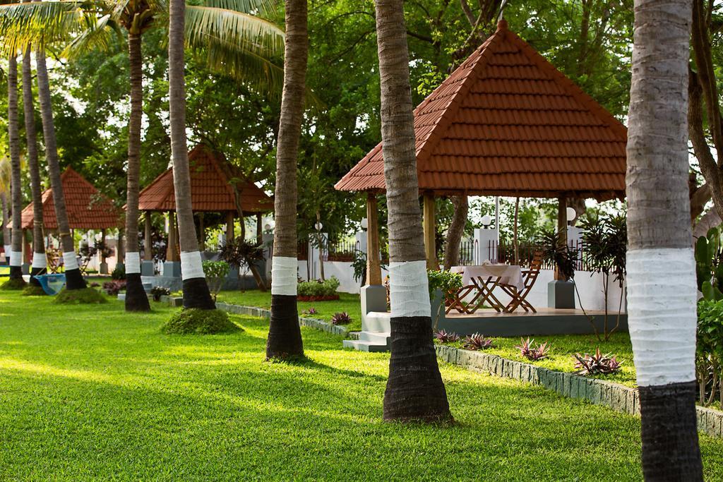 Great Trails Riverview Thanjavur By Grt Hotels Екстериор снимка