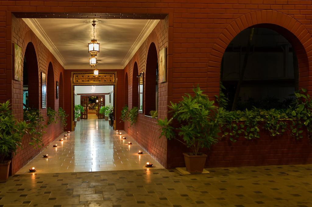 Great Trails Riverview Thanjavur By Grt Hotels Екстериор снимка